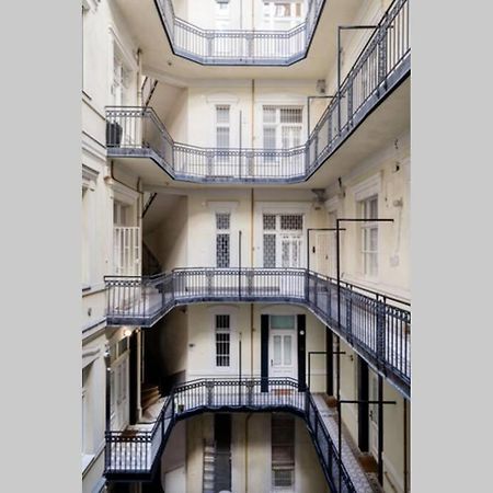 Oktober 6/8 Apartment Budapest Ngoại thất bức ảnh