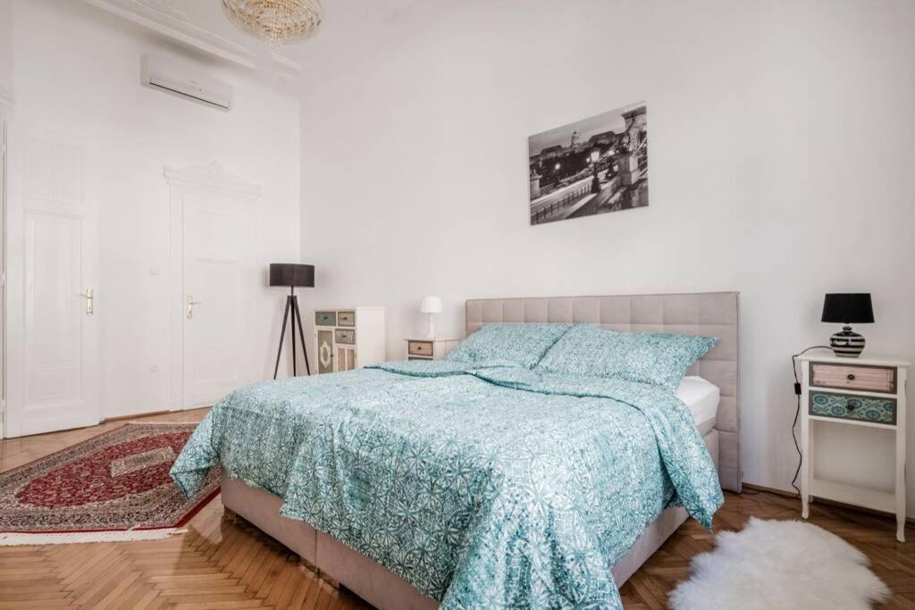 Oktober 6/8 Apartment Budapest Ngoại thất bức ảnh