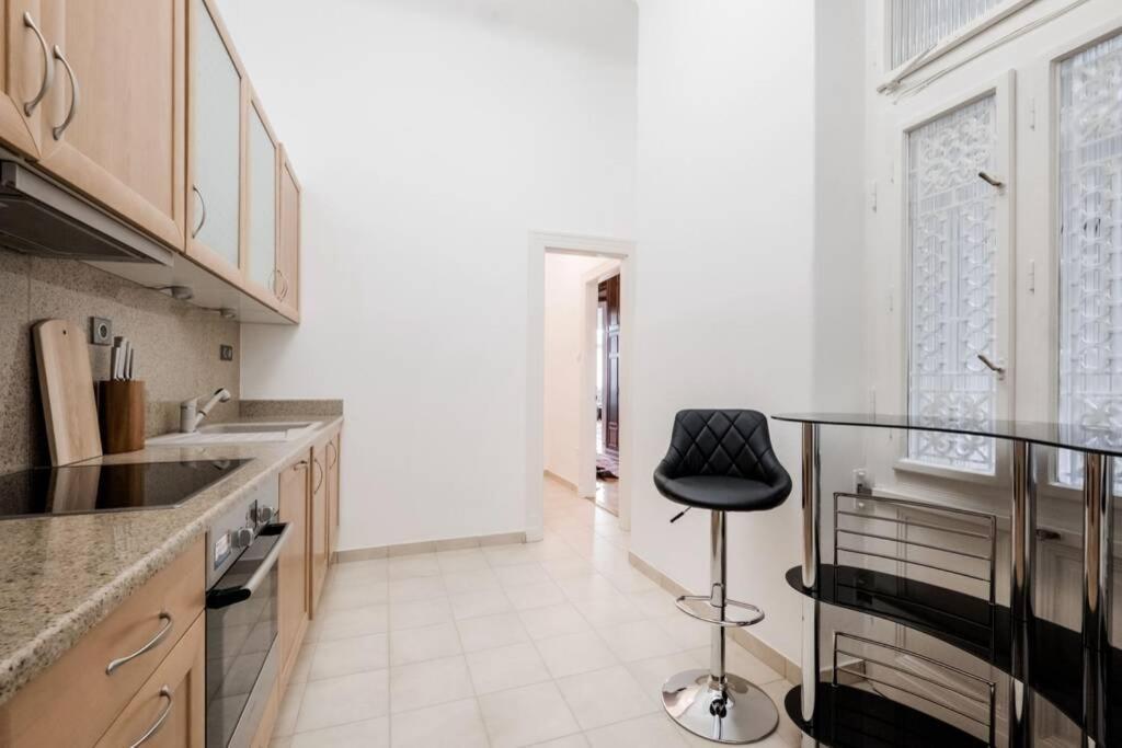 Oktober 6/8 Apartment Budapest Ngoại thất bức ảnh