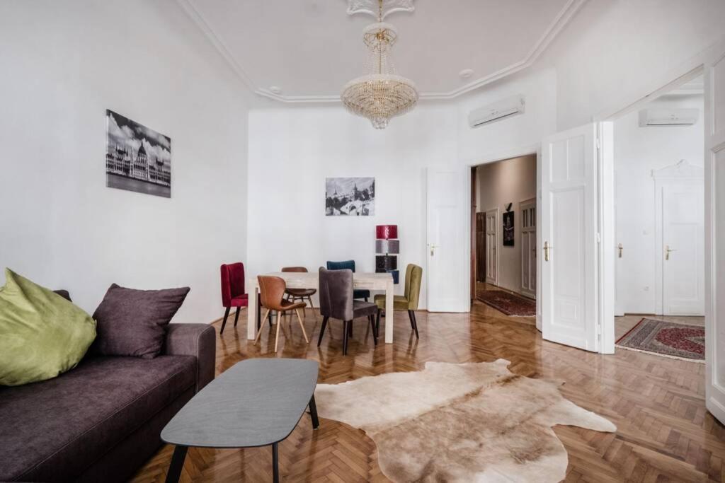 Oktober 6/8 Apartment Budapest Ngoại thất bức ảnh